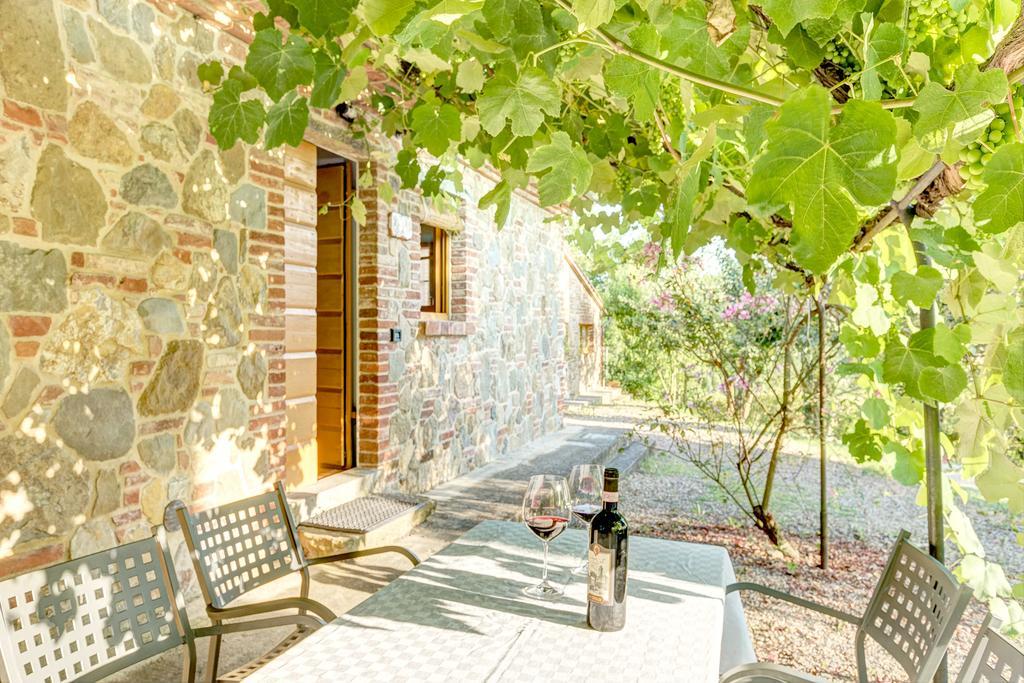 Agriturismo Il Poggiarello Foiano Della Chiana Bagian luar foto